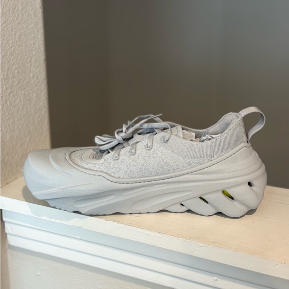 Brand New Crocs Echo Surge Sneakers Men’s 8 / WMN 10 Color:Atmosphere/Acidity